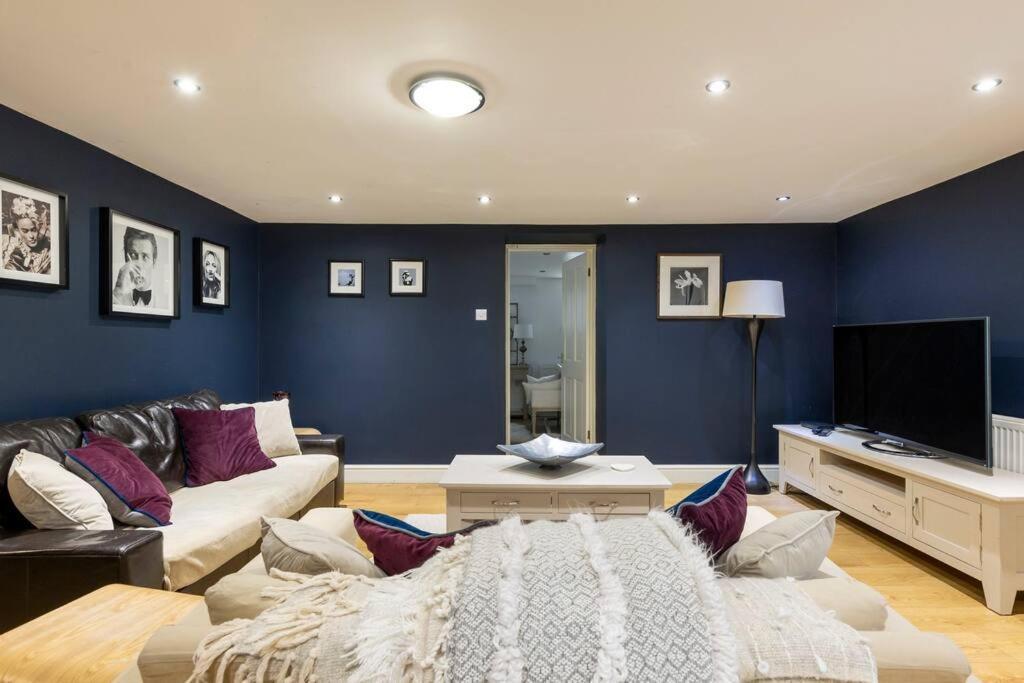 2 Double Bedroom Large Modern Self Contained Apartment Free Parking Camberley Luaran gambar